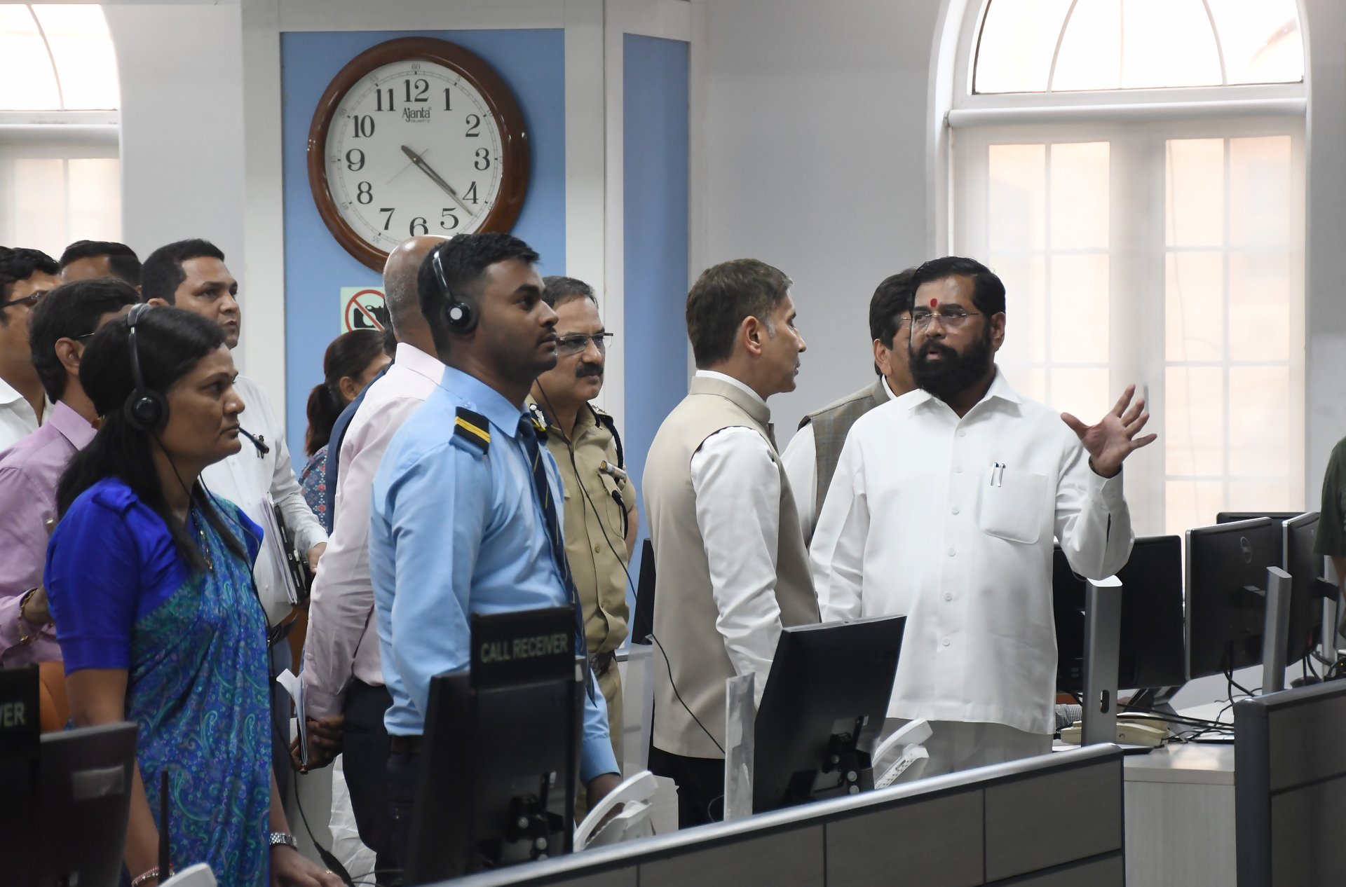 Mumbai: CM Eknath Shinde Holds Review Meeting At BMC Headquarters ...