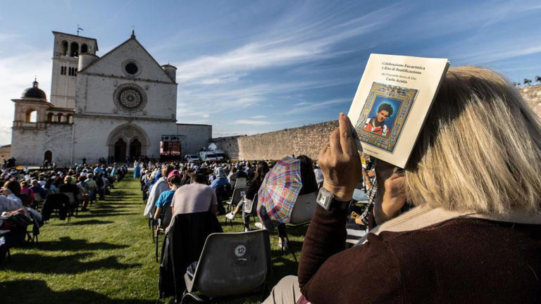 La ceremonia de beatificación de Carlo Acutis tuvo lugar en Asís, Italia.