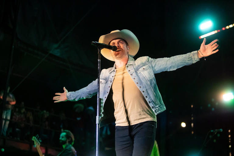 Dustin Lynch, shown here performing at County Thunder Arizona 2021, will play the Ventura County Fair on Aug. 3.