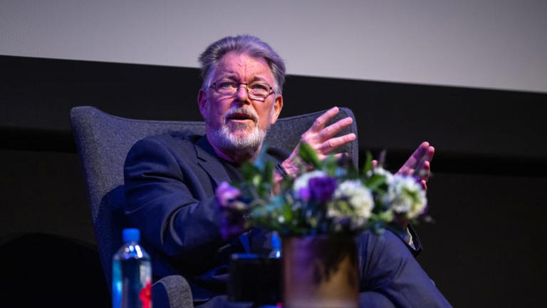 Jonathan Frakes leaves Star Trek knowing that the franchise is in "good hands"