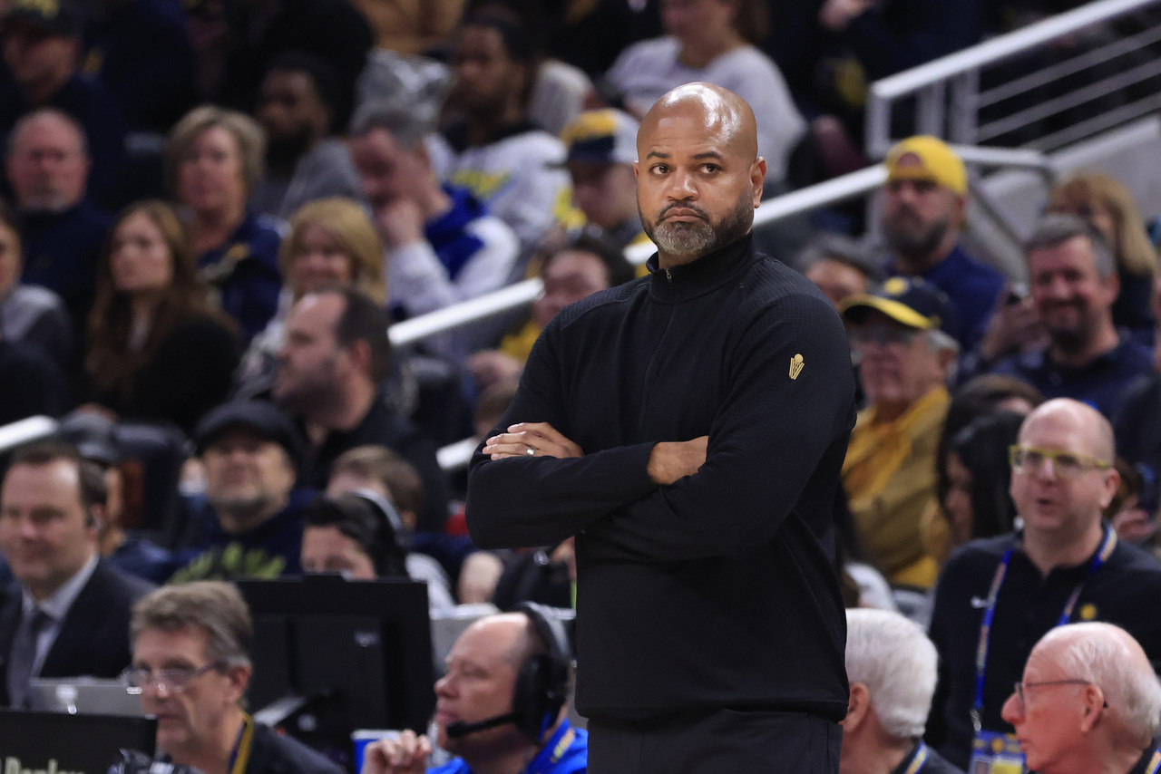 J.B. Bickerstaff Assume Comando Dos Detroit Pistons