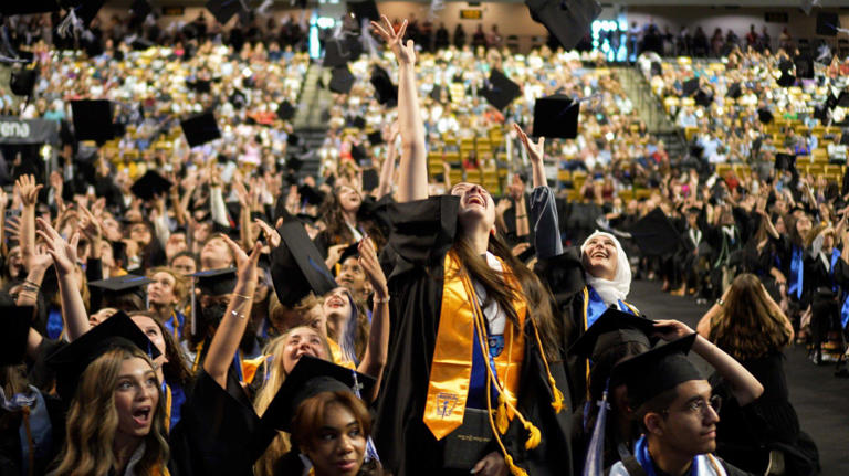 Florida Virtual High School celebrates graduation of 1,163 students 