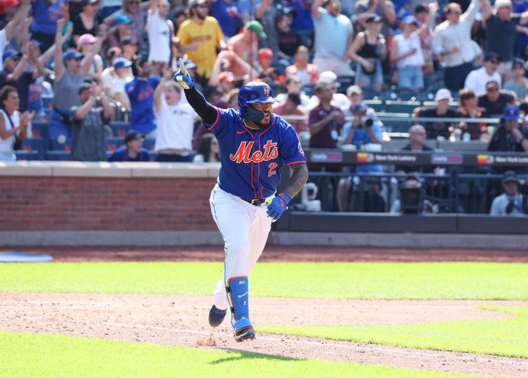 Omar Narvaez’s walk-off hit caps Mets’ ninth-inning rally in badly ...