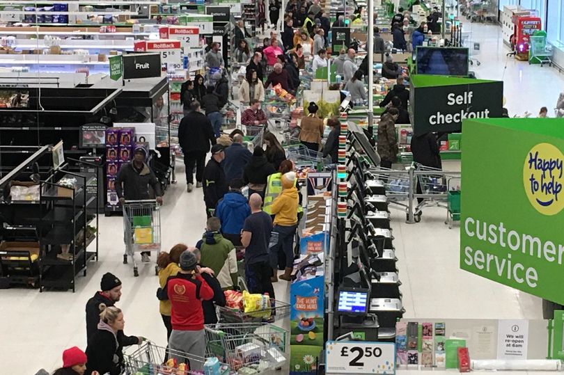 Bank Holiday Monday Opening Times For ASDA, Aldi, Tesco, Lidl, M&S ...