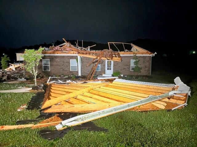 A roof is destroyed in Bowlin Green.