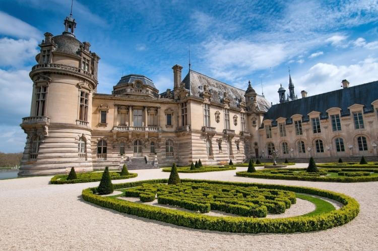 À proximité de Paris, le château de Chantilly est l’un des joyaux du patrimoine français.