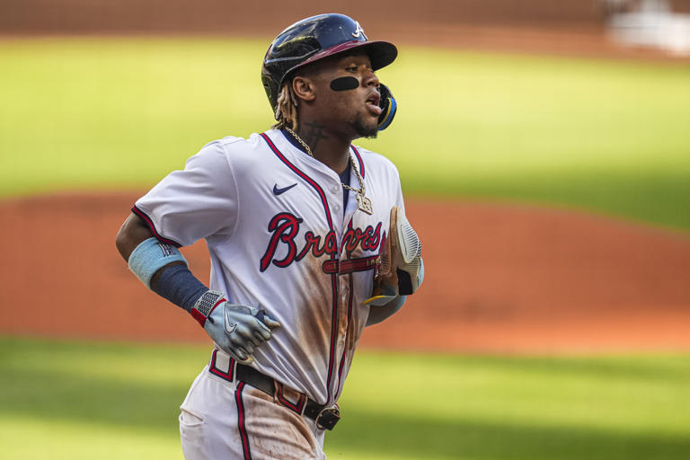 Braves teammate has heartbreaking reaction to Ronald Acuna Jr. injury