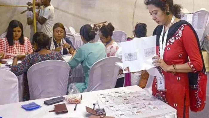 lok sabha election results: tmc leading on 24 seats in west bengal