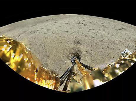 çin: ay'ın karanlık yüzünden ilk defa numune toplayan uzay sondası dünya'ya dönüyor