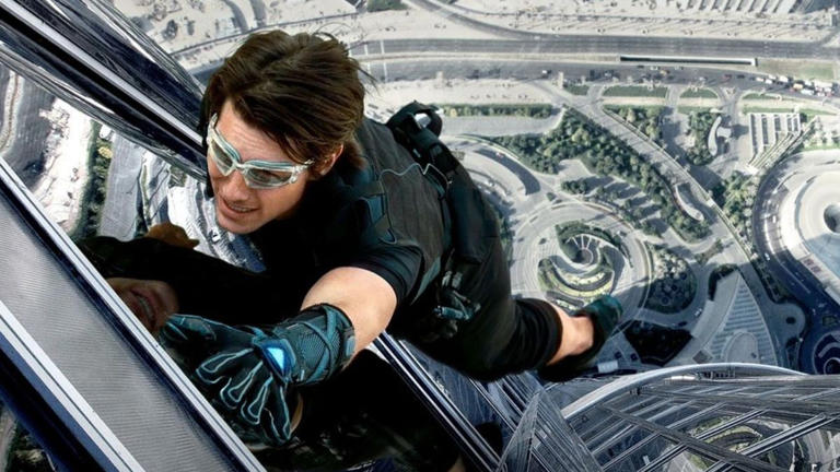 Tom Cruise scales the Burj Khalifa in Mission Impossible: Ghost Protocol | Paramount Pictures