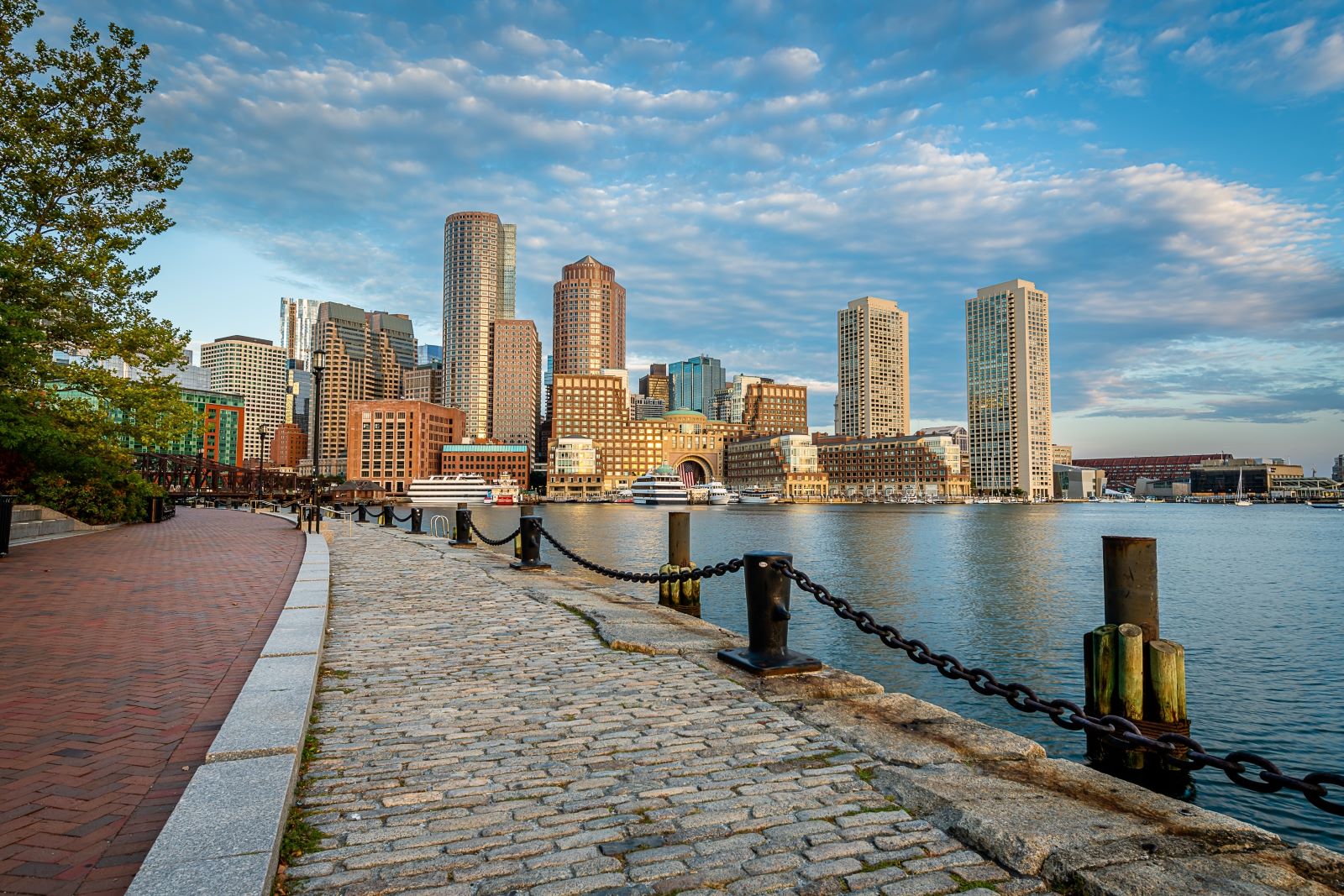 <p class="wp-caption-text">Image credit: Shutterstock / Chris LaBasco</p>  <p>This park includes significant sites like Bunker Hill Monument, the Old North Church, and the USS Constitution, each crucial to understanding Boston’s role in the Revolution.</p>