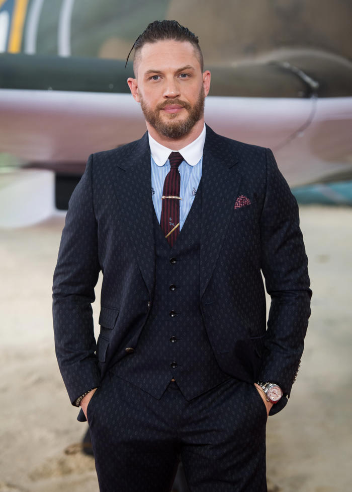 tom hardy shows how perfect he is for james bond in new film