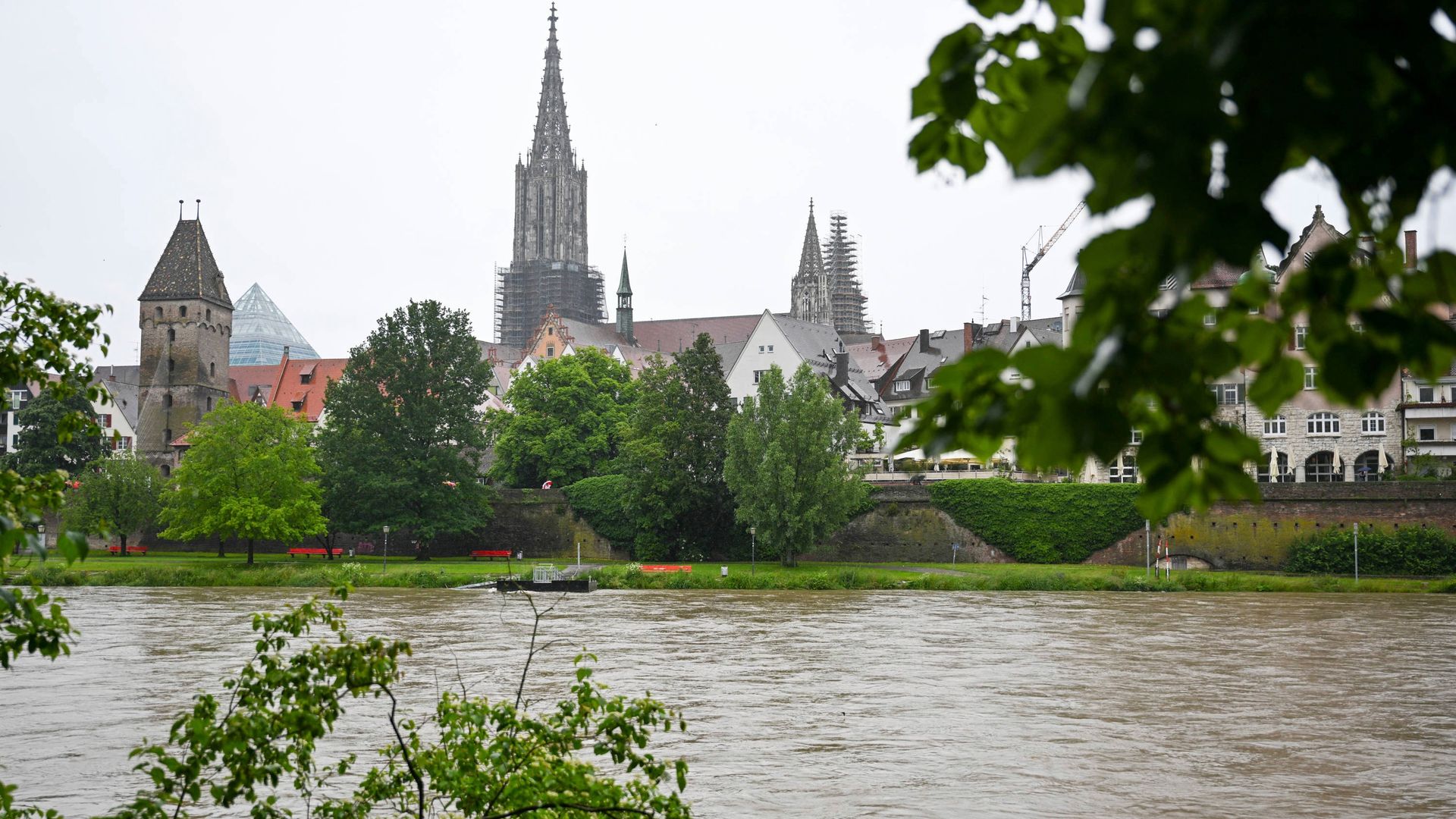 Bayern: Frau überlebt Mehr Als 52 Stunden In Baumkrone Während Hochwasser