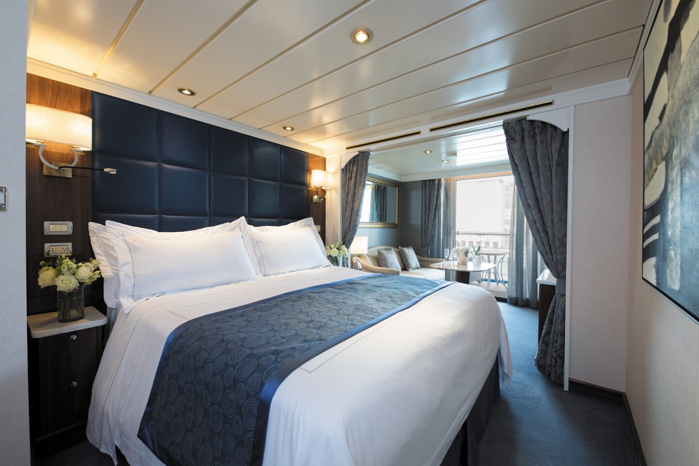 <a>Book yourself into a deluxe veranda suite on the Seven Seas Mariner for a truly luxurious Bermuda sailing experience that includes idyllic Caribbean destinations.</a>