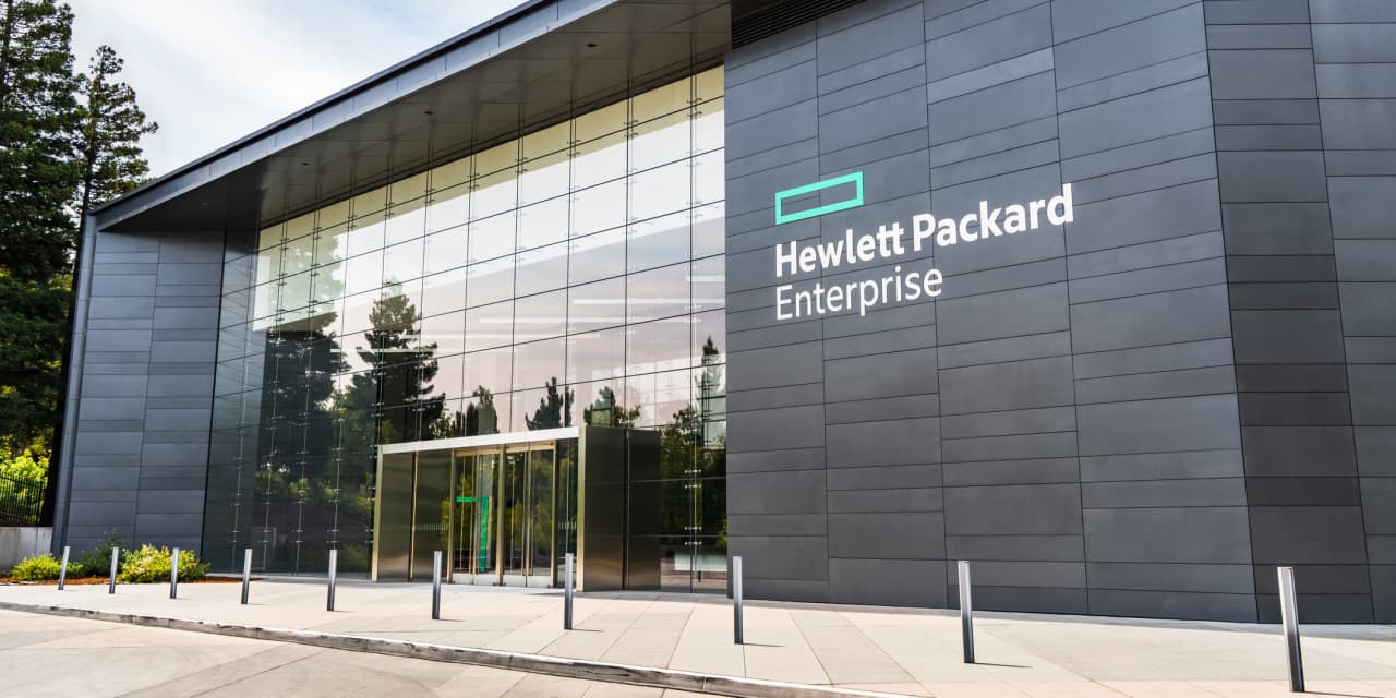 HPE follows in Dell's footsteps as it rides the AI server boom to a big earnings beat