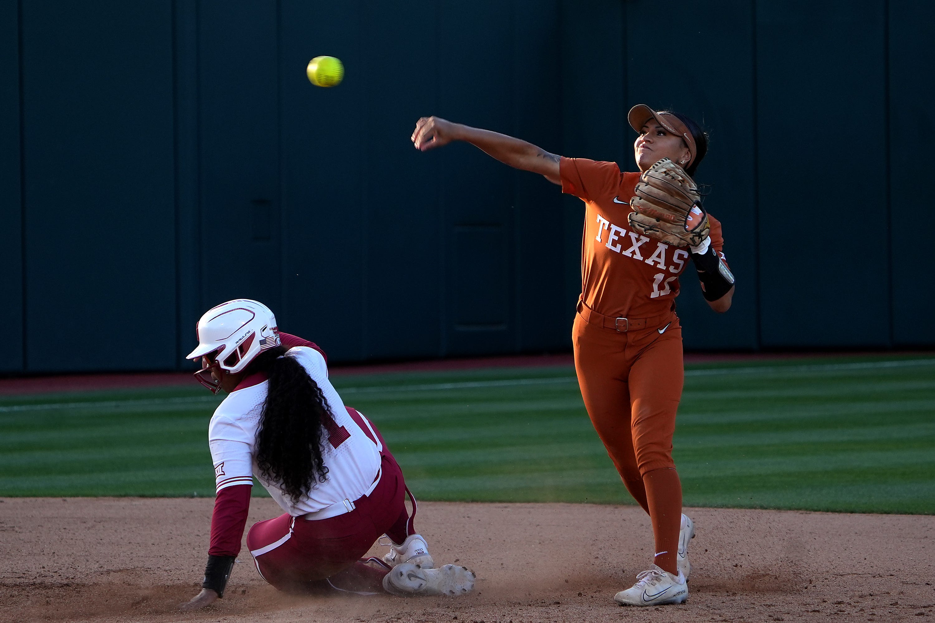 Anyone Else Up For A Texas-Oklahoma War, This Time For The WCWS ...