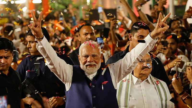 Modi’s Party Loses Outright Majority