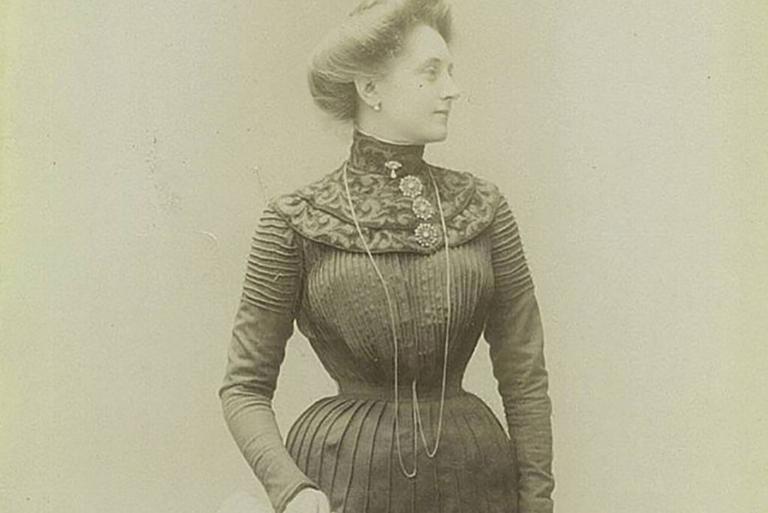 <p>During the Victorian period, corsets were all the rage among ladies. They provided a way to reduce the size of a woman's waist and hide any unwanted fat and skin. </p> <p>Over time, certain styles of corsets took things to the extreme and could bring some waists down to a startling 14 inches! Not only were these horribly uncomfortable for the wearer, but they could also result in serious and irreversible external and internal damage. </p>