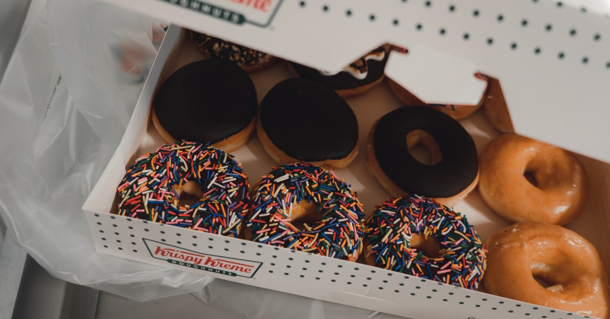 Here's How to Score Free Doughnuts From Krispy Creme, Dunkin' Donuts ...