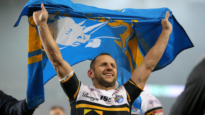 rob burrow funeral set for poignant date as leeds rhinos confirm route for public