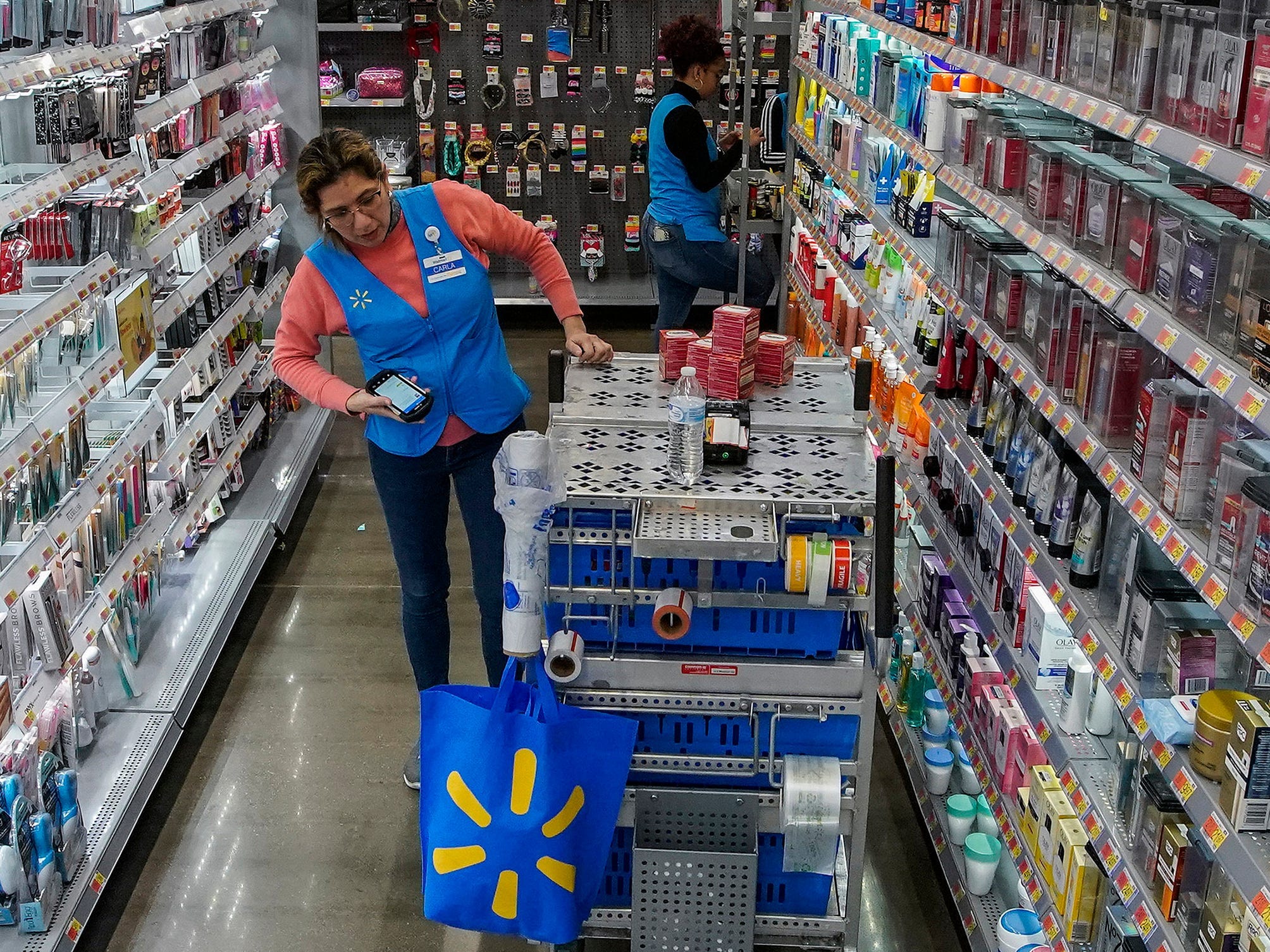 Walmart Is Giving US Hourly Workers New Bonuses That Increase The ...