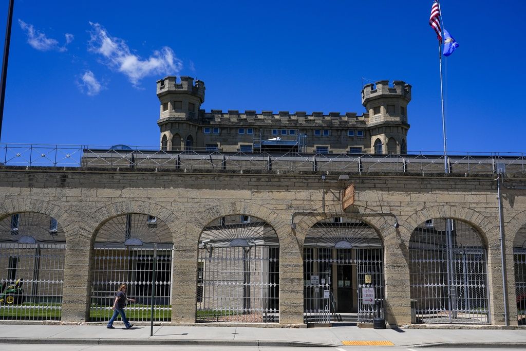 Wisconsin Prison Warden Charged Weeks Before Retirement After Inmates ...