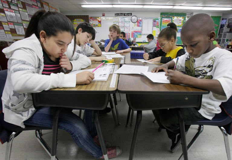 Report: 7 in 10 third graders cannot read at grade level in Illinois