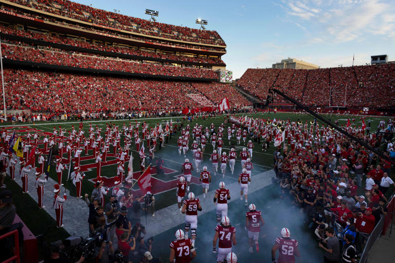 Man ordered to pay $339,000 for selling fraudulent Husker football ...