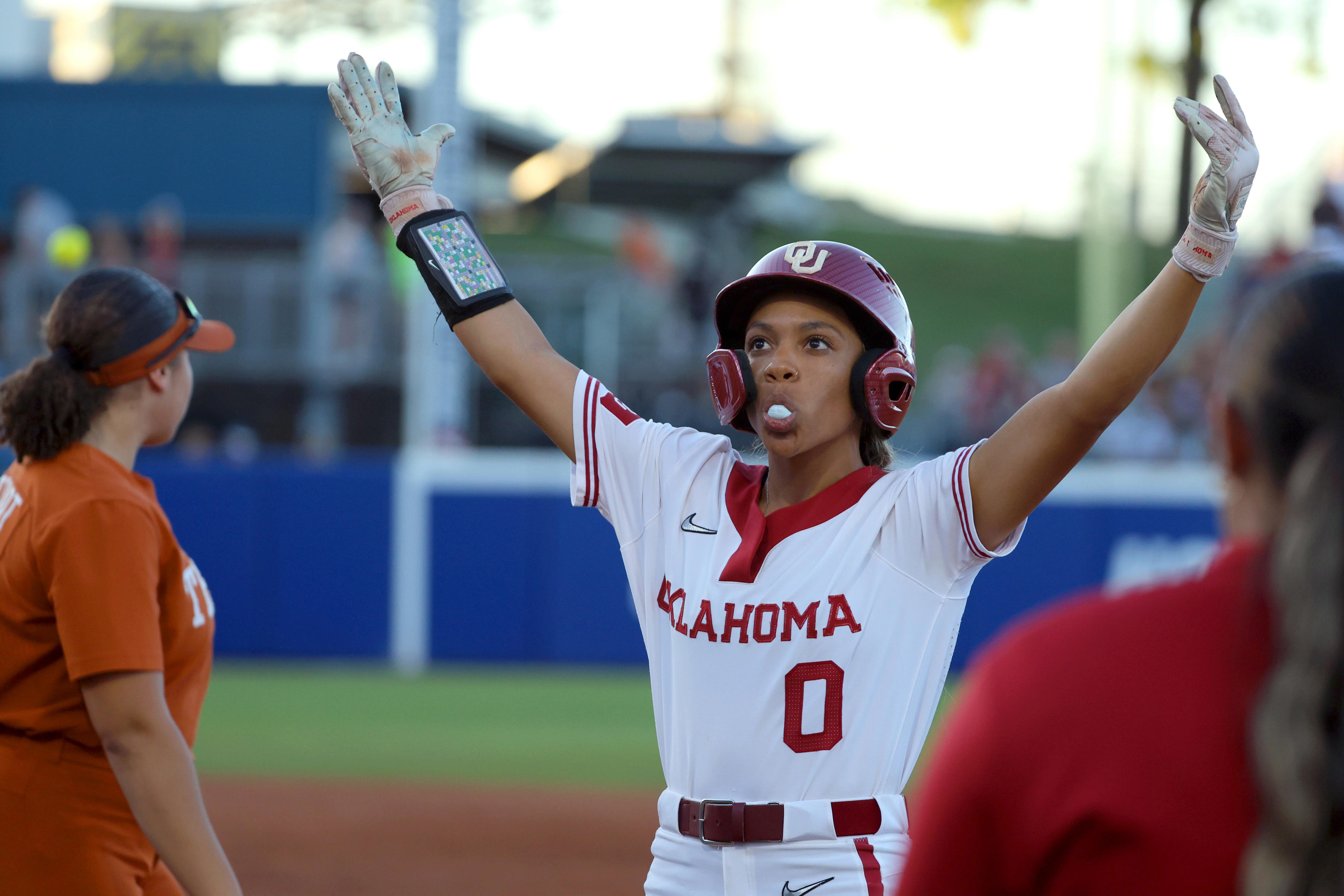 Why was Oklahoma softball's Rylie Boone called out vs. Texas? WCWS baserunning rules, explained