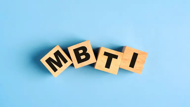 แบบทดสอบ MBTI คืออะไร ค้นหาตนเอง รู้จักข้อดีและนิสัยของแต่ละบุคลิก