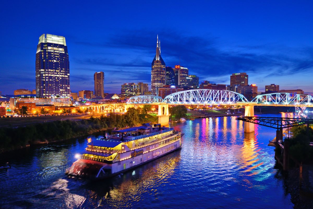 <p><strong>Nashville, known as Music City, offers a vibrant mix of culture, history, and entertainment. Whether you’re a country music fan, a foodie, or a history buff, there’s something for everyone to enjoy in this lively Tennessee city. Ready to discover the best of Nashville?</strong></p>