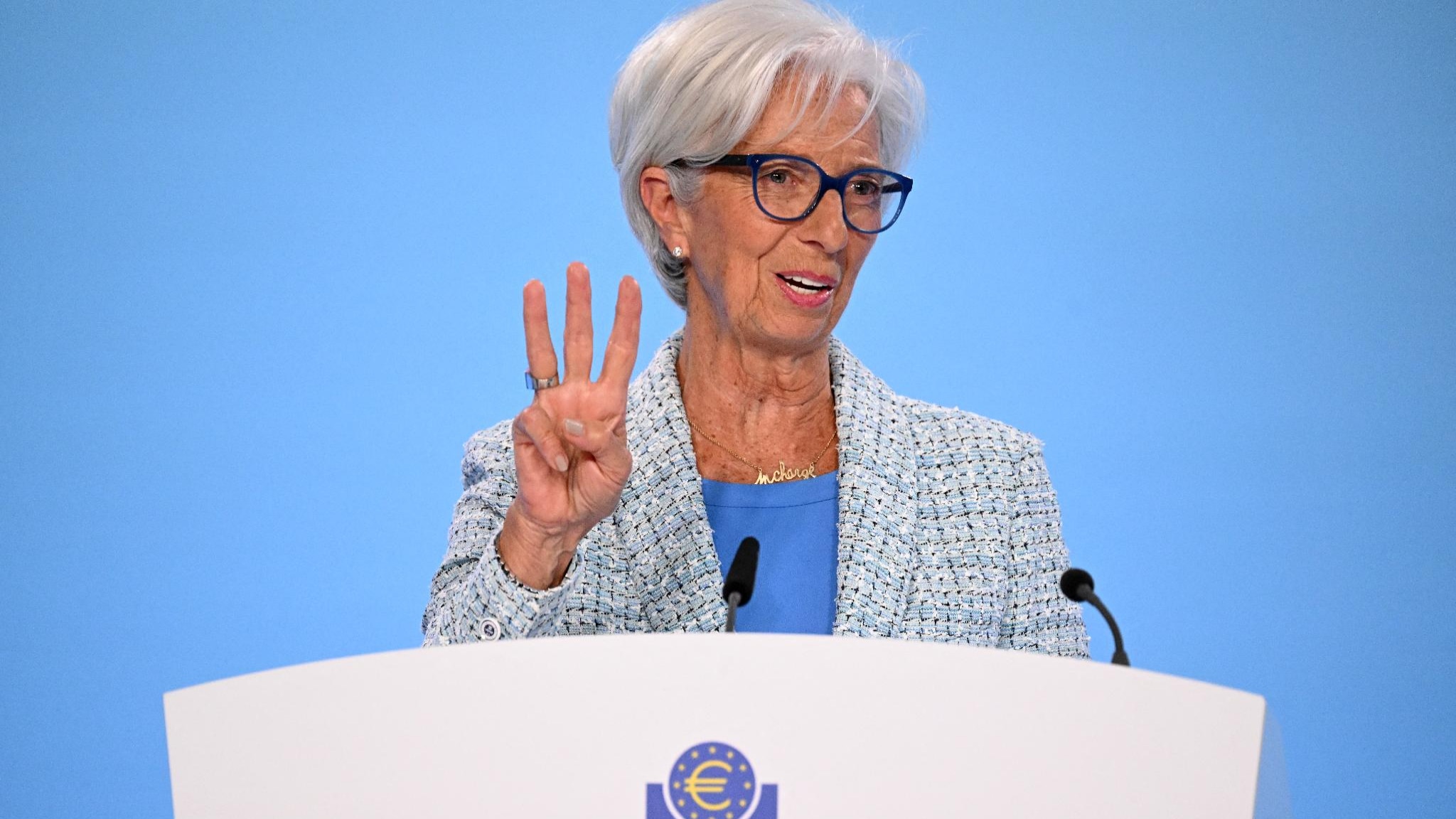 Bce Taglia I Tassi Di 25 Punti Base, è La Prima Volta Dal 2016. Lagarde ...