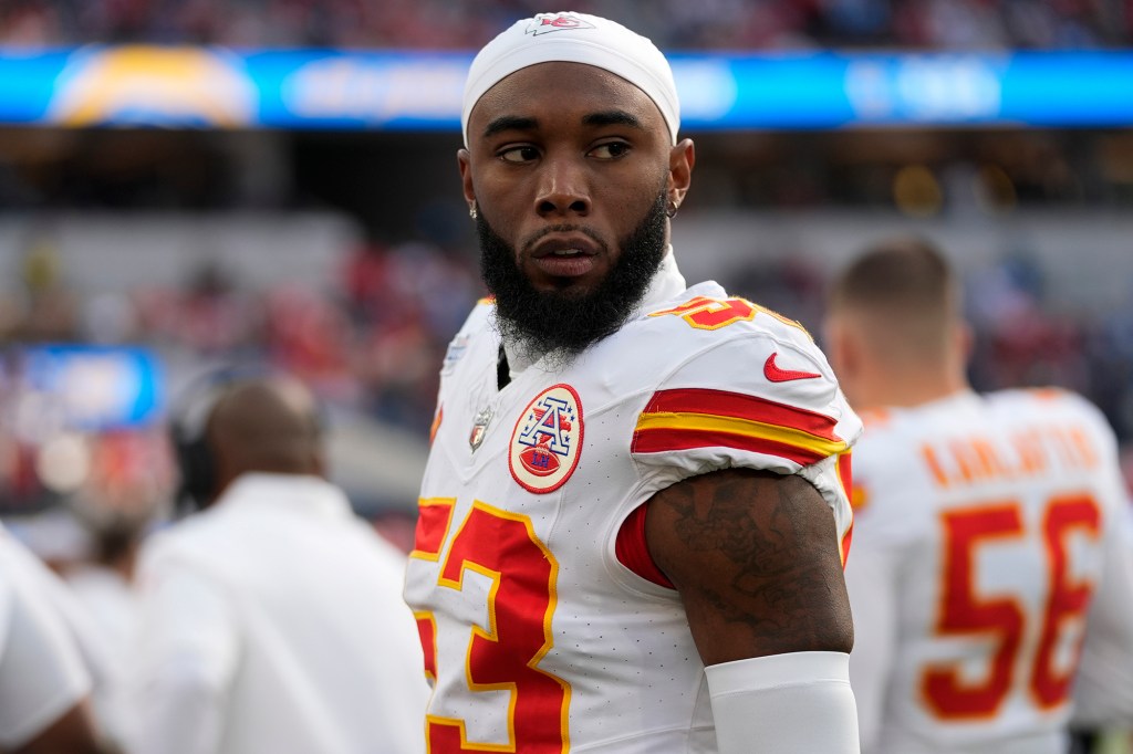 Chiefs’ BJ Thompson Suffers Seizure, Goes Into Cardiac Arrest During ...