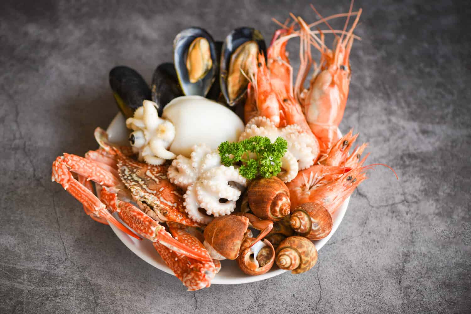 <p><em>10 Hayne Street, Charleston, SC 29401</em></p>    <p>Another great establishment to try is the Southern classic <a href="https://hanksseafoodrestaurant.com/">Hank's Seafood Restaurant</a>. Styled after the fish houses of the 1940s, Hank's is heralded by Chef Tim Richardson, a South Carolina native. Mentored by Hank’s Seafood Restaurant founder Chef Frank McMahon, Chef Richardson enhances the history of the restaurant with fresh new ideas. <a href="https://hanksseafoodrestaurant.com/menu/">Enjoy</a> their raw bar with items like ceviche, tuna tartare, oysters on the half shell, and peel-n-eat shrimp.</p>    <p>There are seafood platters, local clams, and oyster stew. Try their fried oysters with hot sauce, smoked blue cheese, and pickled vegetables. Their classic dishes include pan-seared sea scallops, beef tenderloin, grilled swordfish, and roasted salmon. Pair these options with collard greens, fried green tomatoes, and other tasty sides. And finally, pick from pecan pie, chilled crème brûlée, key lime pie, and chocolate peanut butter parfait, among many other sweet desserts, courtesy of Hank's Seafood Restaurant.</p>
