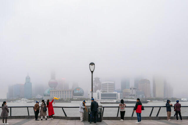 上海、雨 by Gettyimages