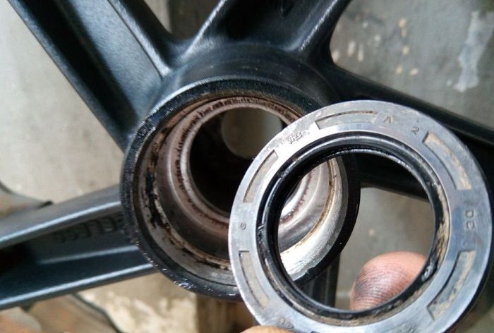 Bearing Roda Motor Oblak Jangan Dibiarkan, Bisa Merembet ke Pelek