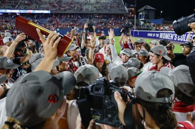 Oklahoma Wins Record Fourth Straight NCAA Softball Title, Beating Texas ...