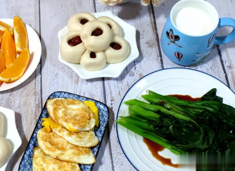 早餐别吃鸡蛋？医生提醒：老年人早饭三大禁忌，早知早健康