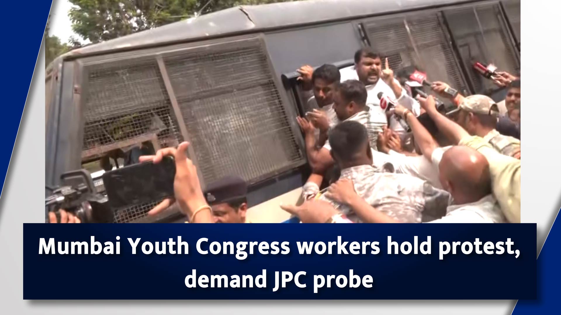 Mumbai Youth Congress Workers Hold Protest, Demand JPC Probe