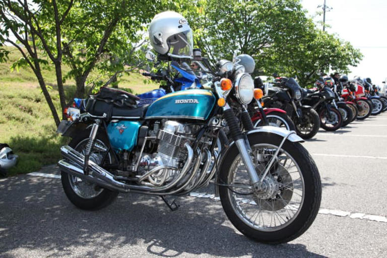 4本マフラーのサウンドがたまらない DREAM CB750FOUR【みんなのバイク】