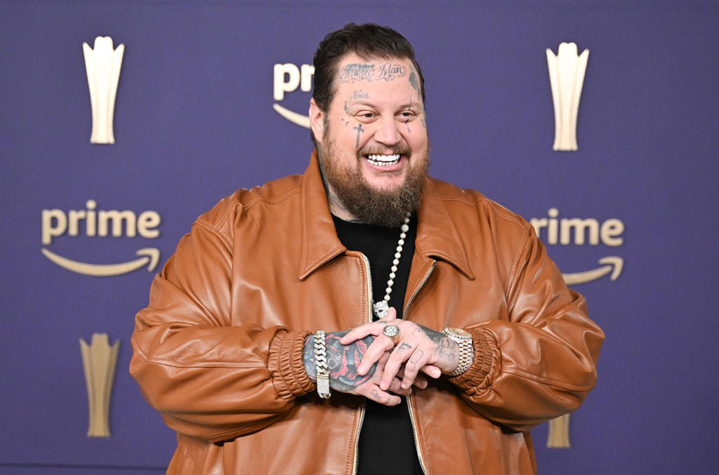watch jelly roll jam out to ‘old time rock & roll' with bunnie xo, mgk & mod sun