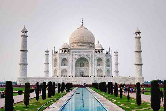 <p>The Taj Mahal is famous worldwide for its incredible beauty. The city of Agra, where it's located though, is only the 24th most populous city in the country.</p>