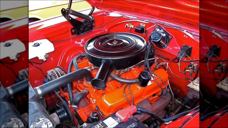 Here's Why The Dodge 318 V8 Engine Was Better Than You Remember