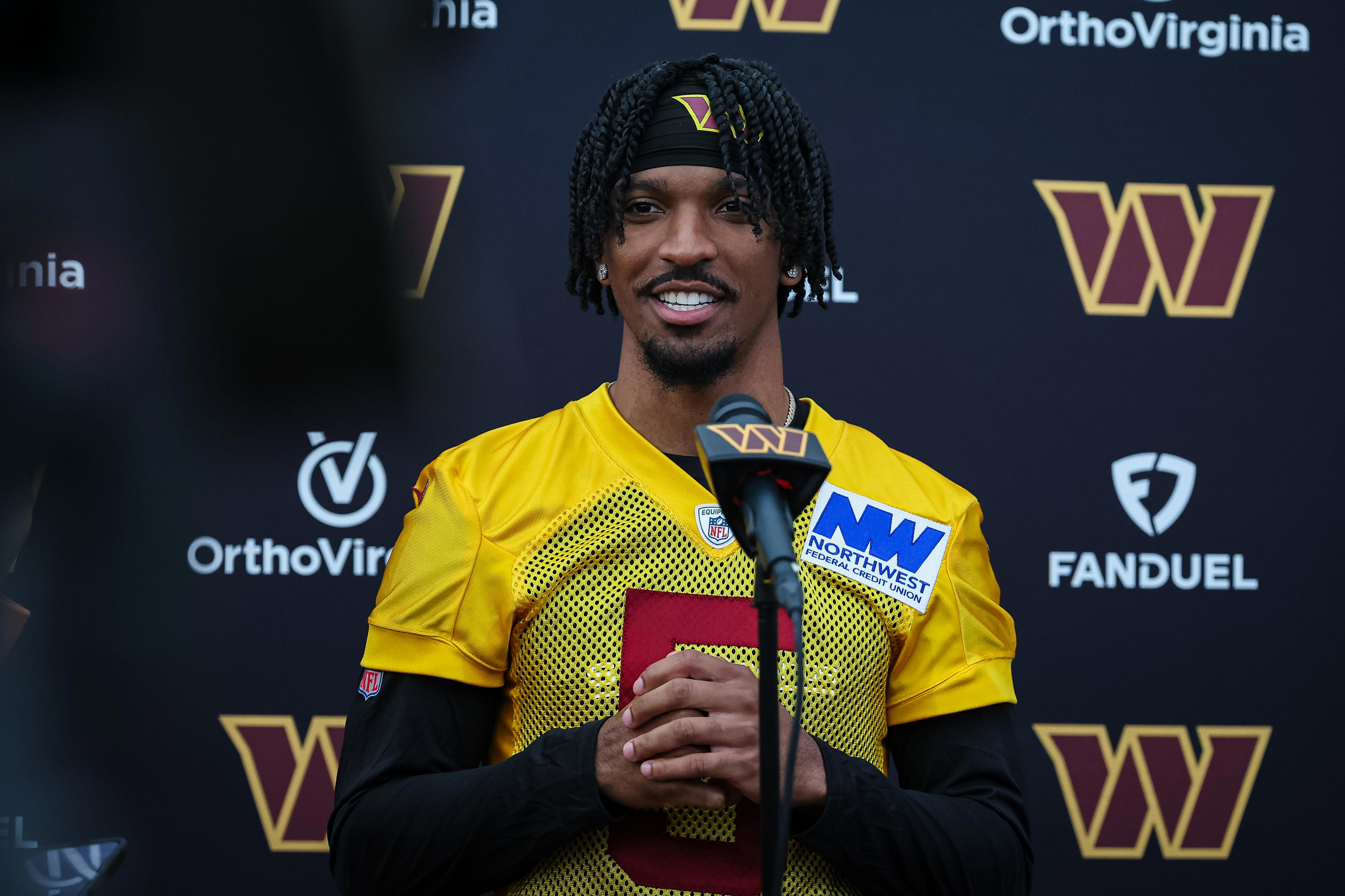 WATCH: Commanders QB Jayden Daniels Throws Out First Pitch For Nationals