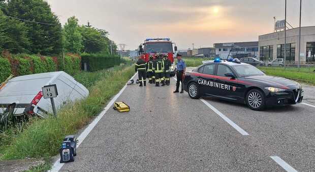 Incidente A Zero Branco. Perde Il Controllo Del Furgone E Finisce Nel ...