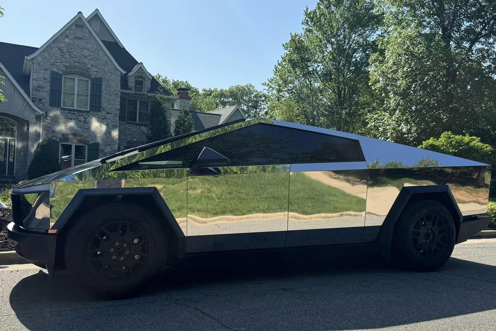 Mirror-finish Tesla Cybertrucks Are The Distracting Yet Legal New Trend