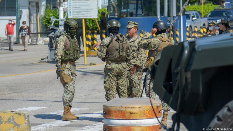 Nuevo ataque armado en cancha deportiva de Ecuador deja siete fallecidos