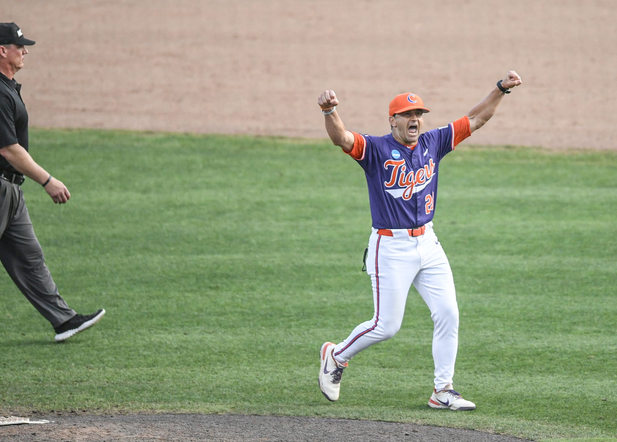 Clemson Baseball Coach Erik Bakich Gives His Side On Tigers' Ejections ...