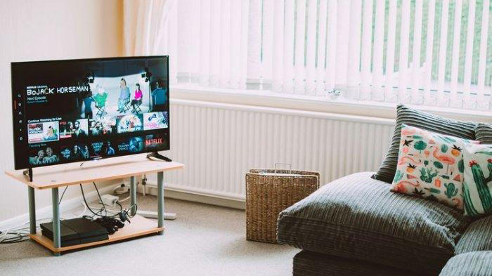 5 alasan mengapa kamu butuh smart tv baru di rumah,jangan disepelekan