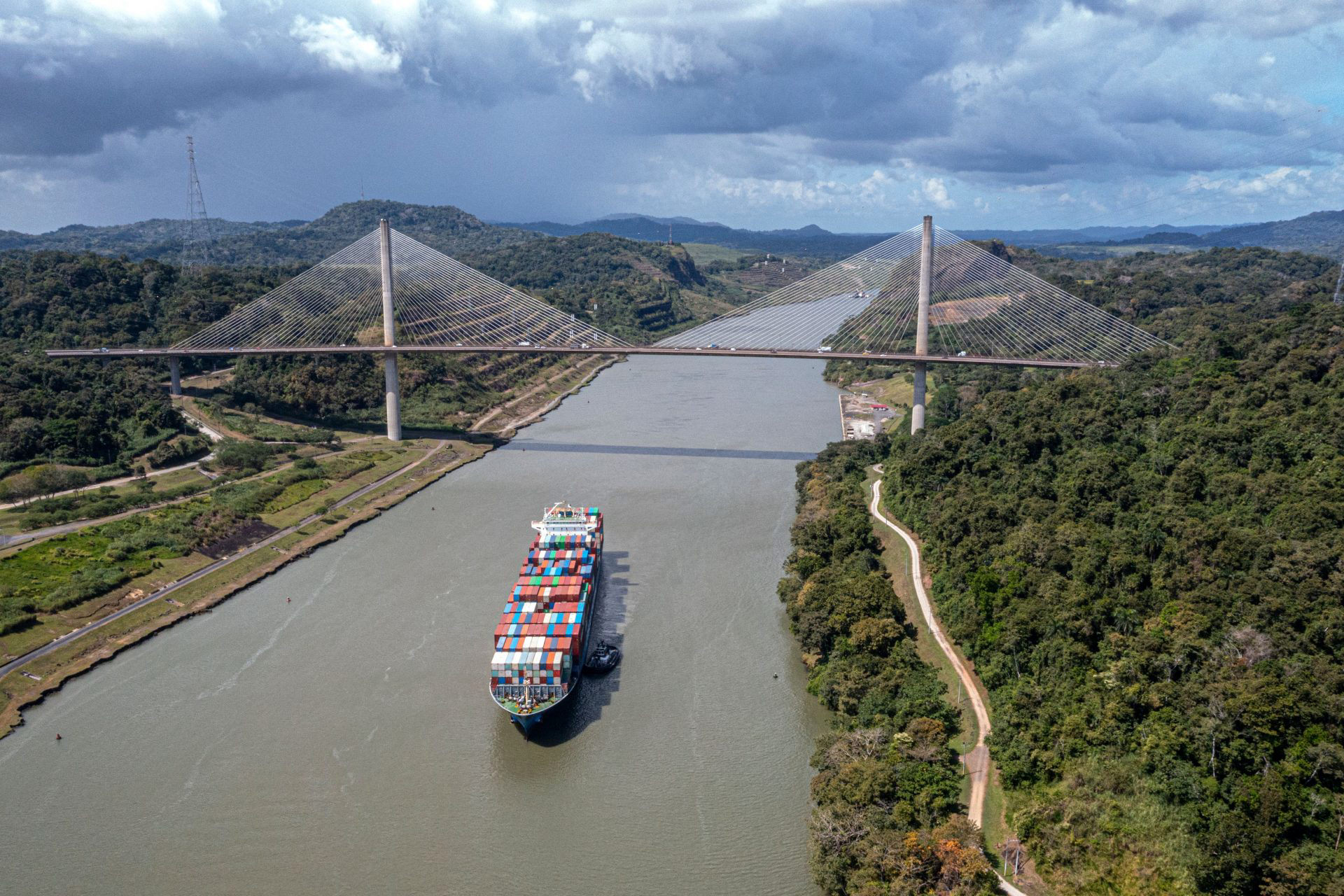 The Panama Canal: a strategic point for world trade, weakened by ...